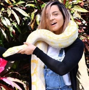 Meet your Posher, Thais